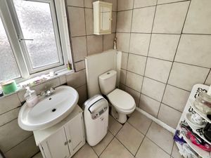 Bathroom - click for photo gallery